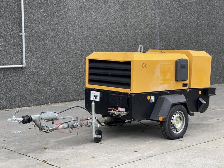 Used 2012 Doosan 7 / 51 Portable Air Compressor, 180 CFM